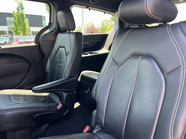 Used 2021 Chrysler Pacifica Touring-L w/ Premium & Safety Sphere Group AWD/4WD image 31