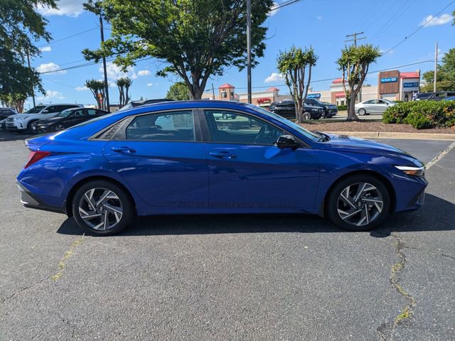 Certified 2025 Hyundai Elantra Sport FWD image 3