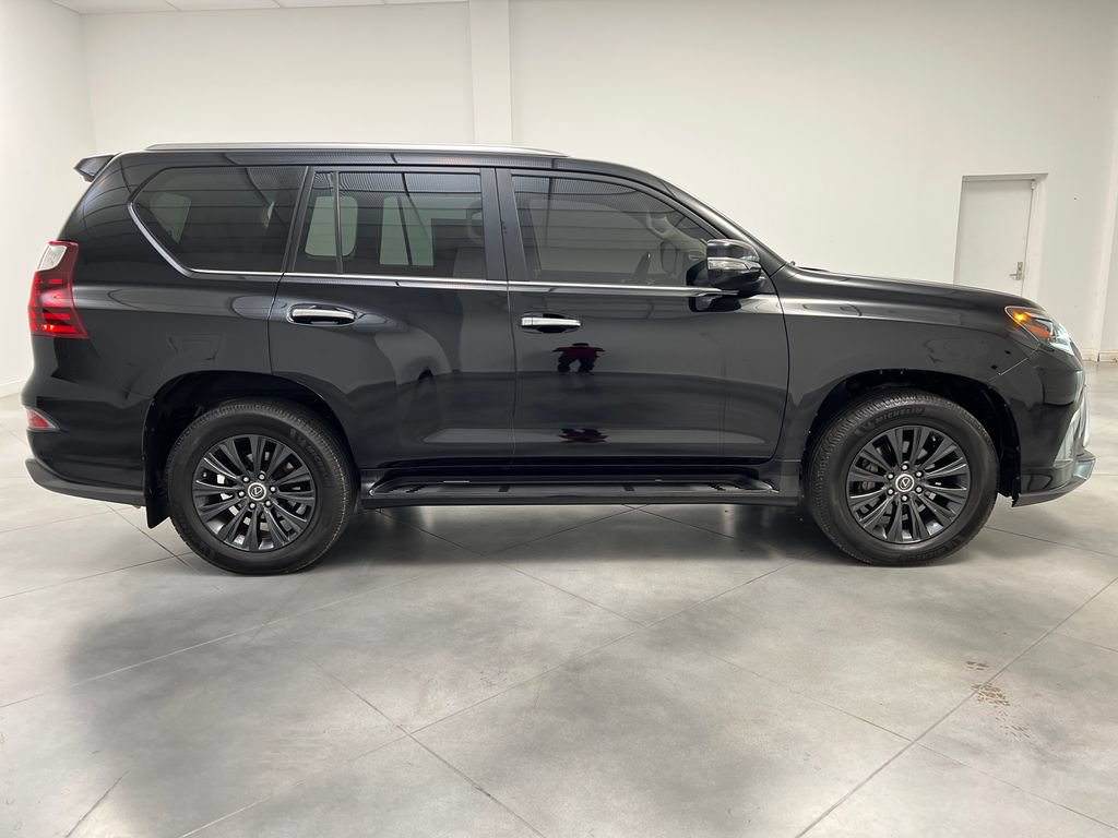 Used 2022 Lexus GX 460 Premium w/ Accessory Package AWD/4WD image 10