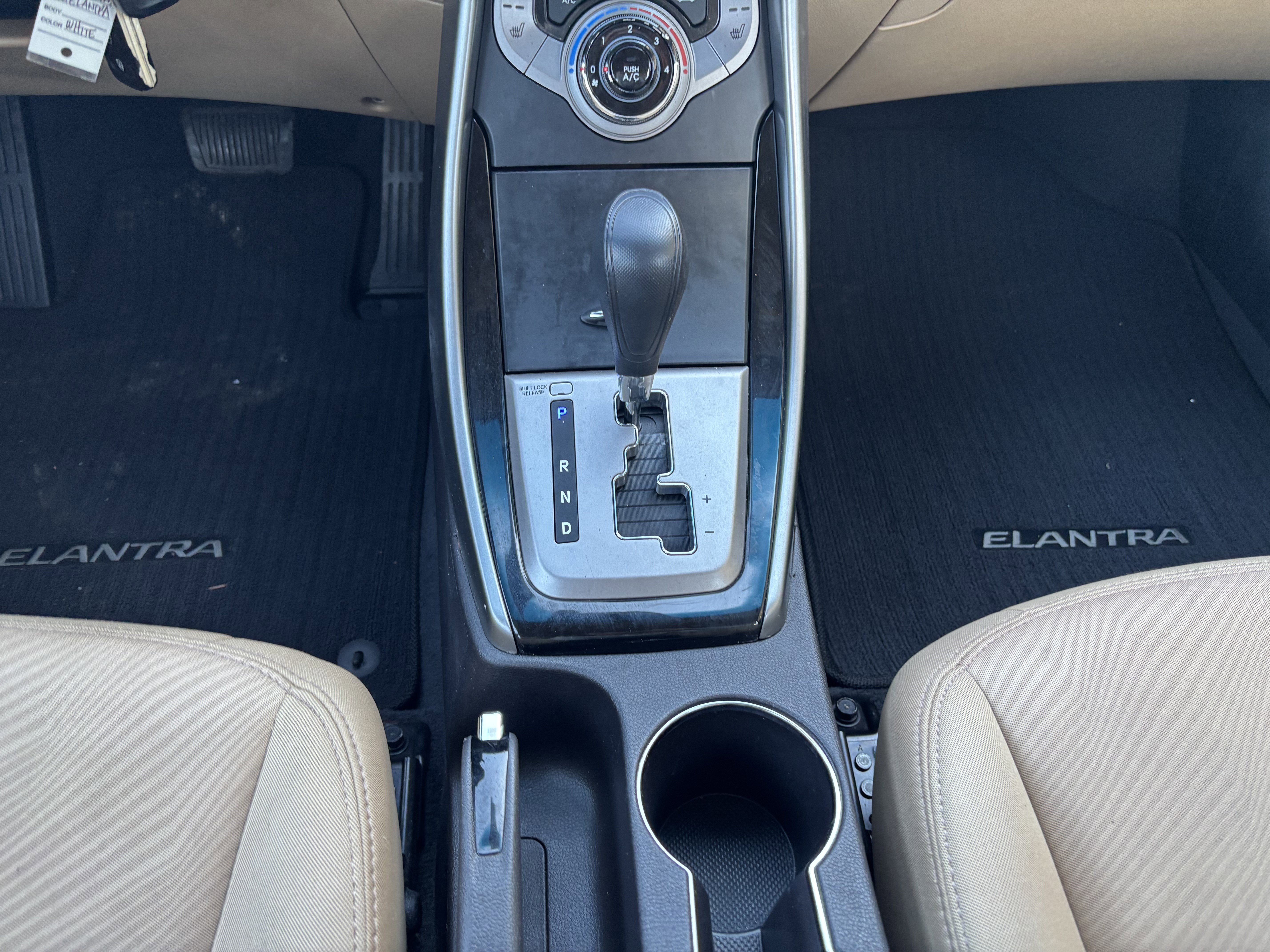 Used 2013 Hyundai Elantra GLS w/ Preferred Pkg FWD image 19