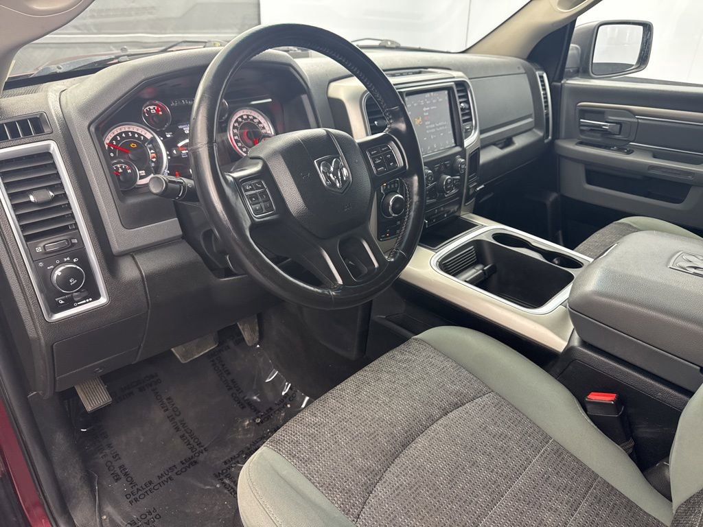 Used 2019 RAM 1500 Classic SLT w/ SLT Plus D￩cor Group AWD/4WD image 8