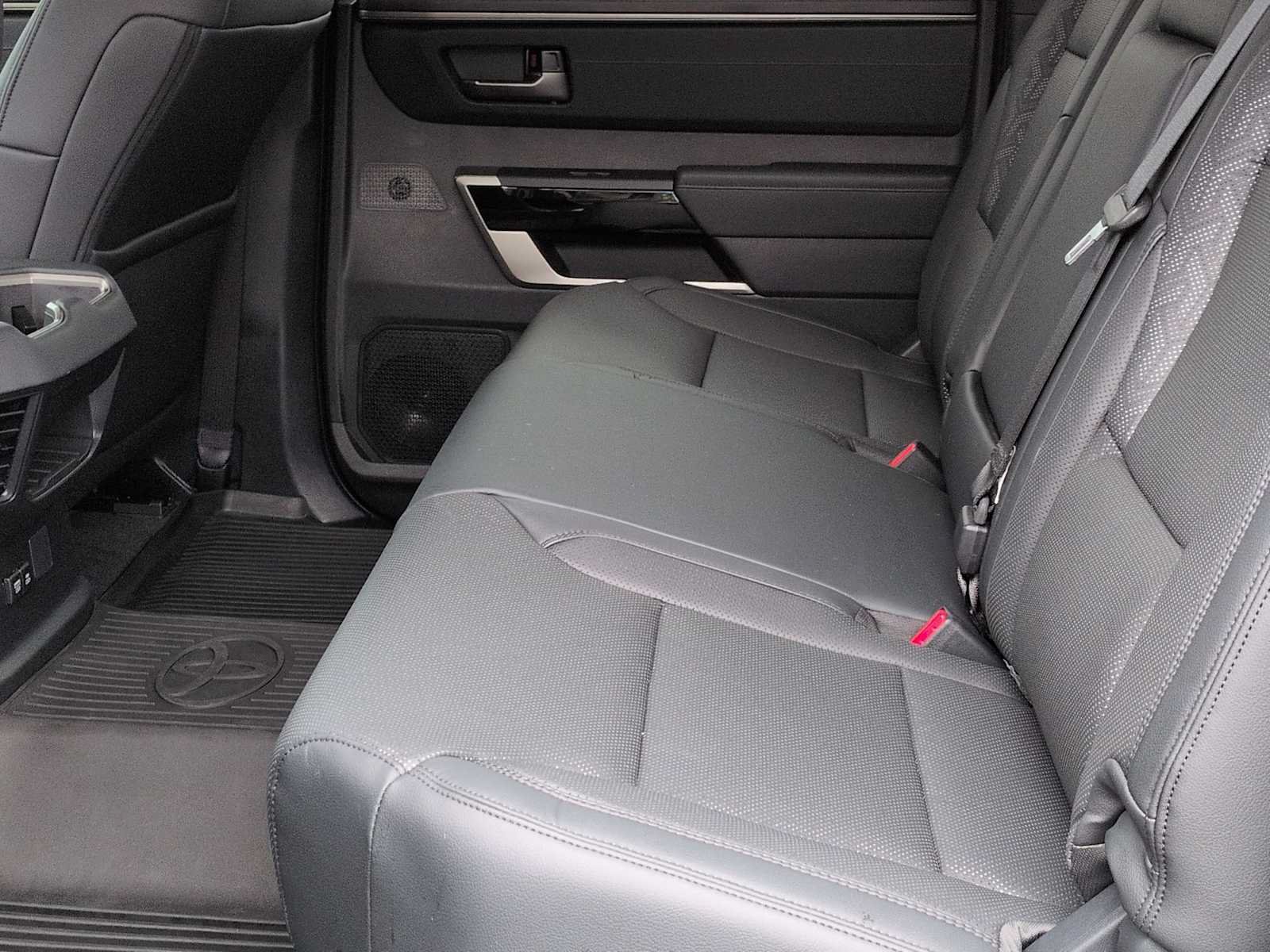 Used 2025 Toyota Tundra Limited AWD/4WD image 20