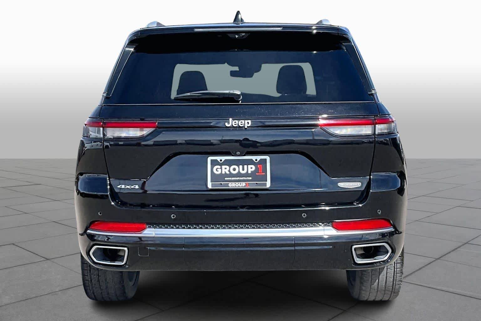 Used 2023 Jeep Grand Cherokee Summit image 5