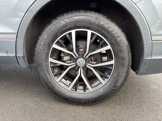 Used 2021 Volkswagen Tiguan SE w/ Panoramic Sunroof Package image 24