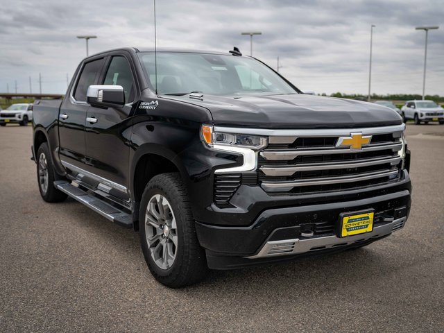 Used 2024 Chevrolet Silverado 1500 High Country w/ Technology Package image 4
