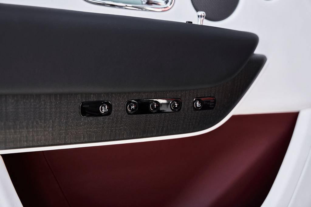 Used 2026 Rolls-Royce Cullinan AWD/4WD image 39