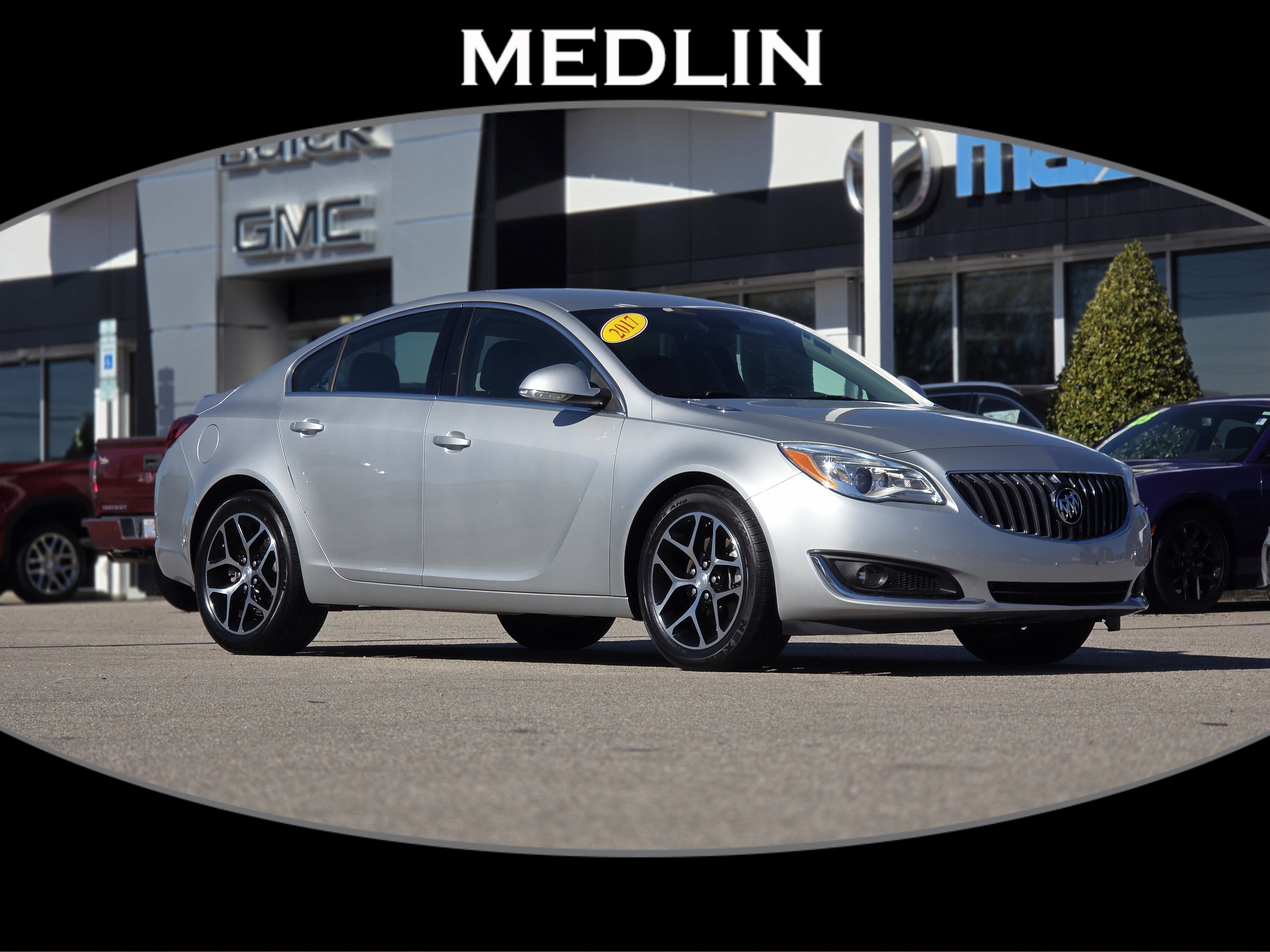 Used 2017 Buick Regal Sport Touring image 1