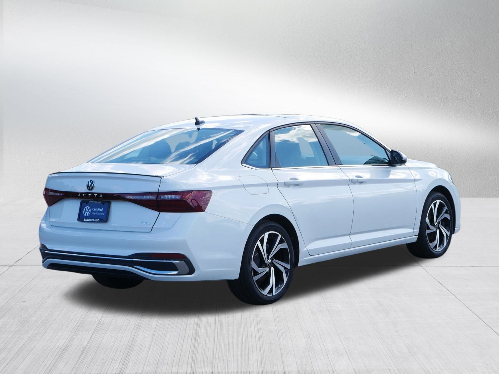 Certified 2025 Volkswagen Jetta SEL image 7