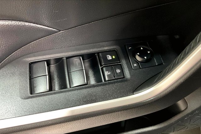 Used 2021 Toyota RAV4 XLE Premium AWD/4WD image 39