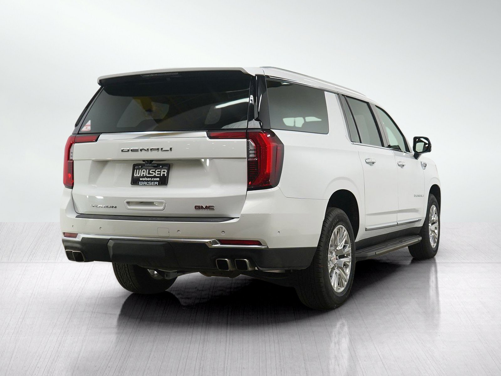 Used 2025 GMC Yukon XL Denali AWD/4WD image 6
