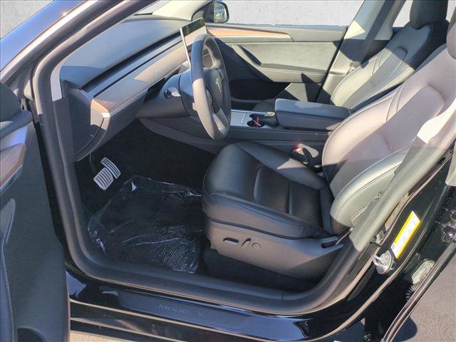 Used 2023 Tesla Model Y Performance AWD/4WD image 16