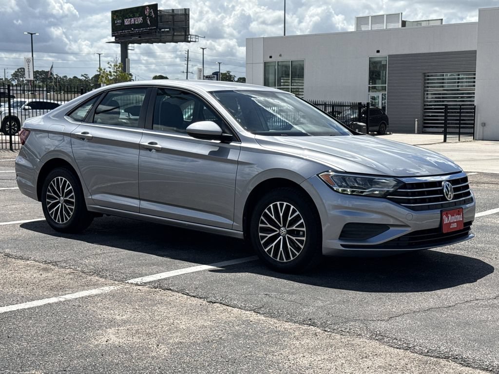 Used 2021 Volkswagen Jetta S w/ Driver Assistance Package FWD image 3