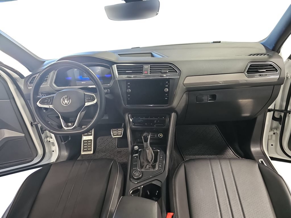 Used 2023 Volkswagen Tiguan SE R-Line AWD/4WD image 9
