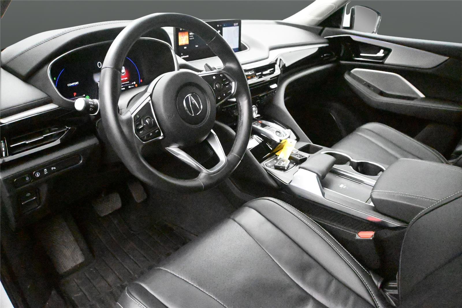 Certified 2024 Acura MDX SH-AWD w/ Technology Package image 2
