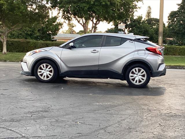 Used 2019 Toyota C-HR LE image 8