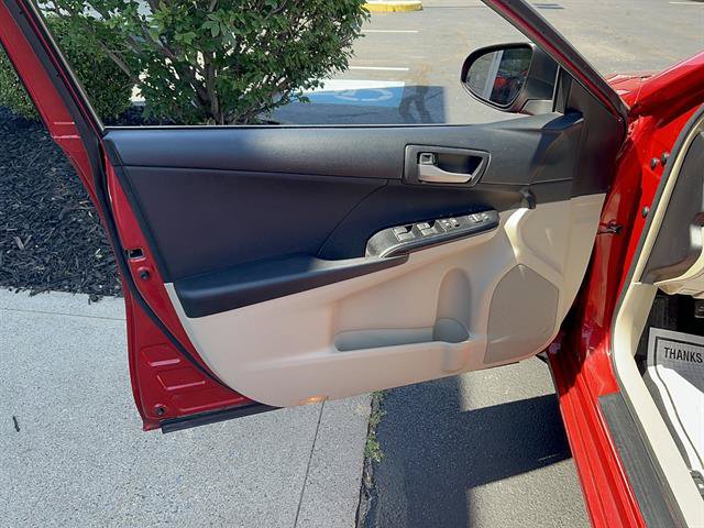 Used 2012 Toyota Camry LE FWD image 16