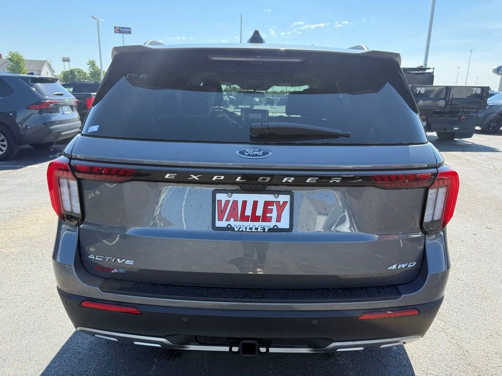 New 2026 Ford Explorer Active AWD/4WD image 4