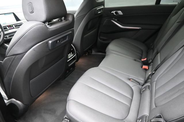 Used 2022 BMW X7 xDrive40i w/ Premium Package AWD/4WD image 21