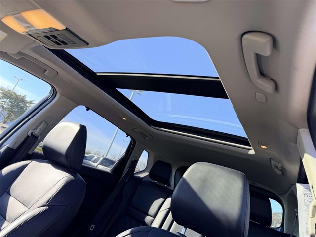 Used 2022 Nissan Rogue Platinum w/ Head-Up Display Package image 17