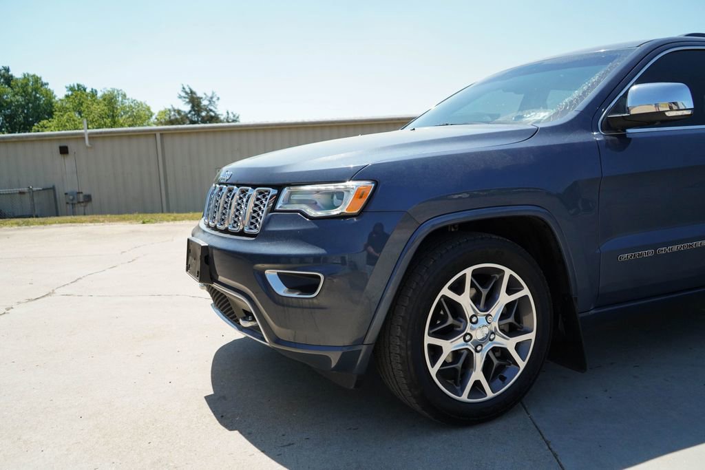 Used 2020 Jeep Grand Cherokee Overland AWD/4WD image 16