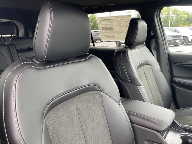 New 2025 Jeep Grand Cherokee L Altitude image 29