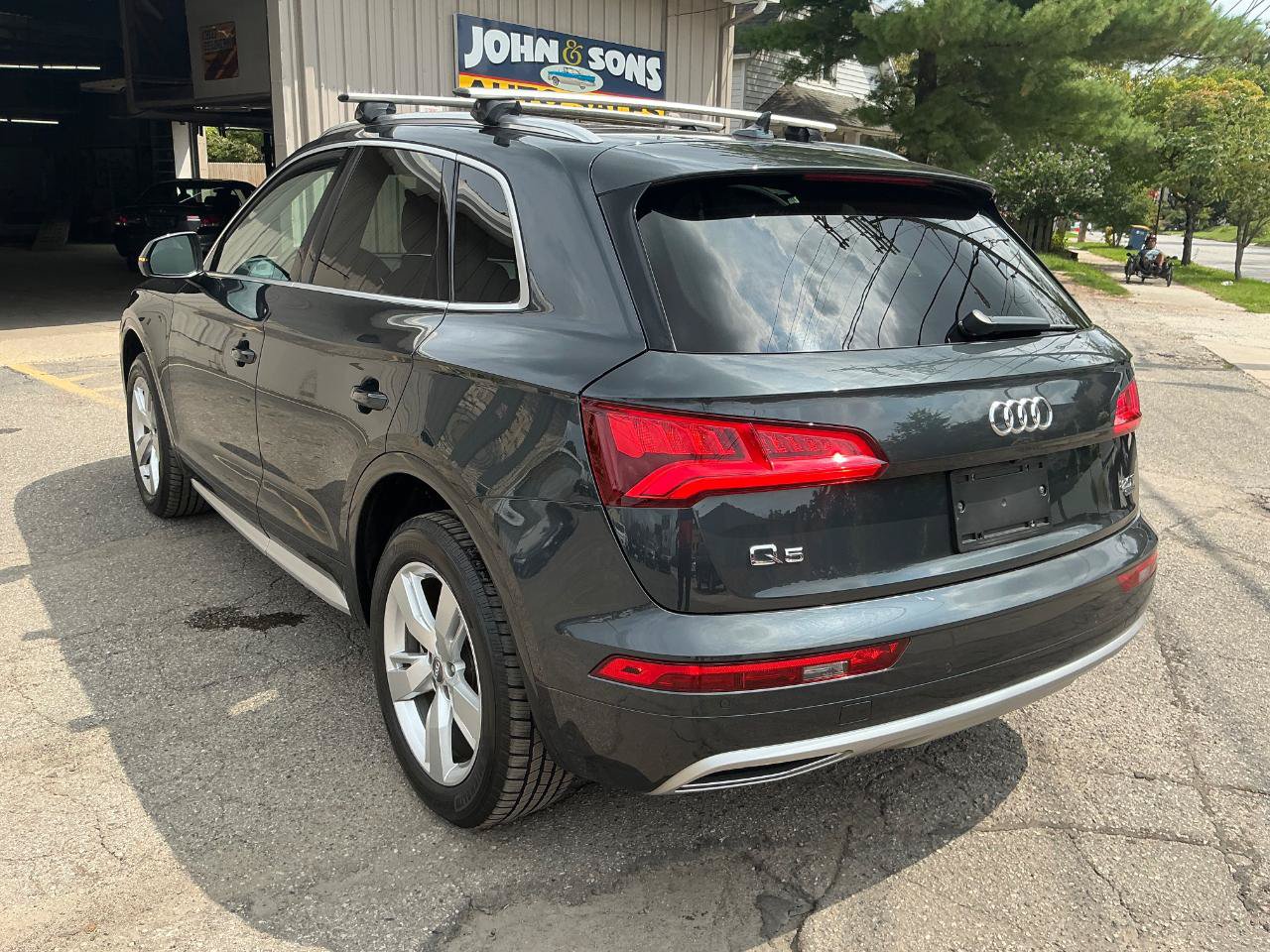 Used 2018 Audi Q5 2.0T Premium Plus w/ Premium Plus Package AWD/4WD image 6
