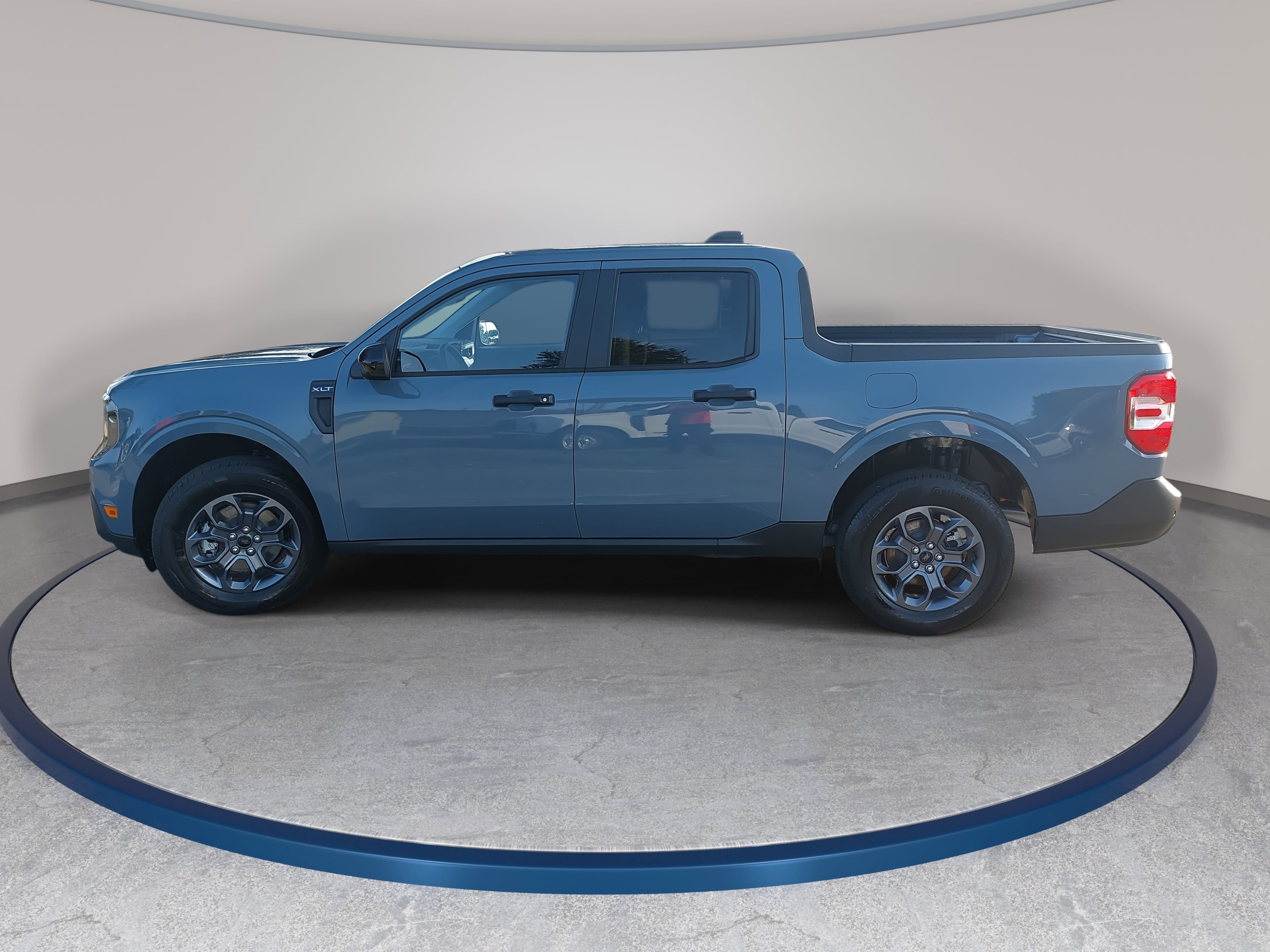 New 2026 Ford Maverick XLT w/ XLT Luxury Package FWD image 8