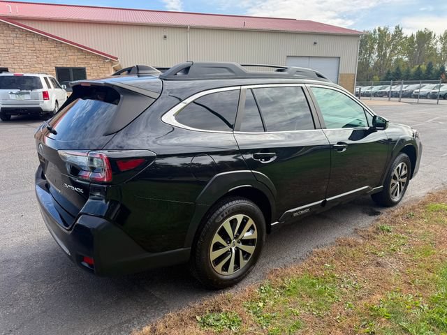 Used 2023 Subaru Outback Premium AWD/4WD image 4