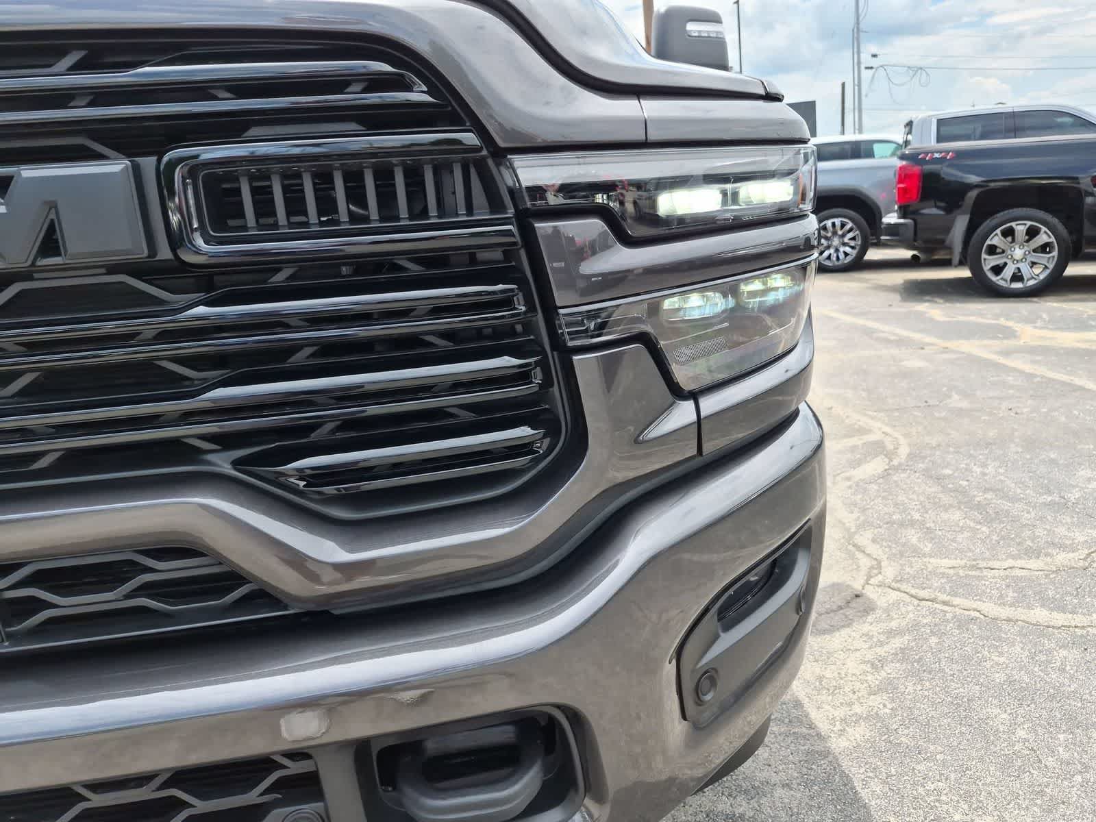 New 2026 RAM 2500 Laramie AWD/4WD image 10