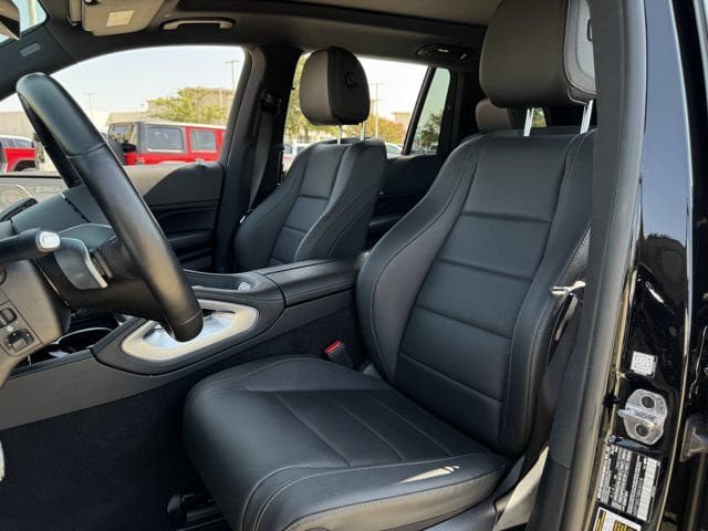 Used 2025 Mercedes-Benz GLS 450 4MATIC image 28