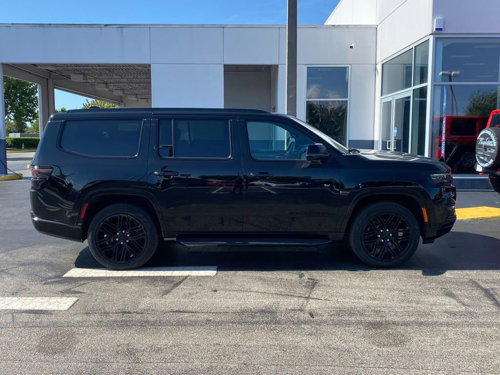 Used 2024 Jeep Wagoneer Series II AWD/4WD image 11