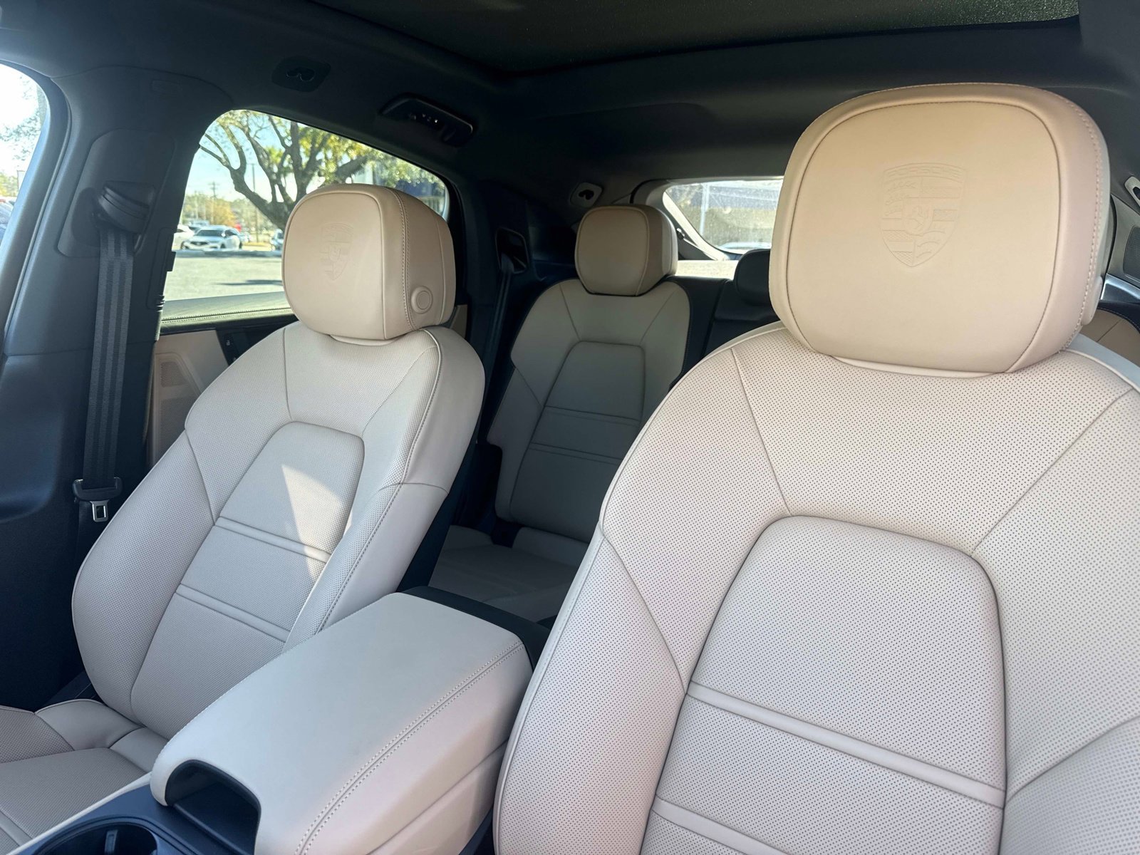 Certified 2026 Porsche Cayenne Coupe image 5