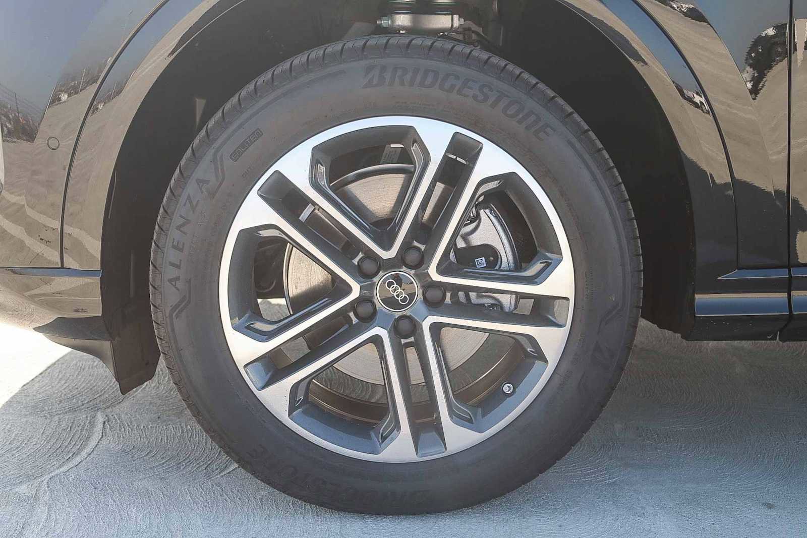New 2025 Audi Q5 Premium image 11