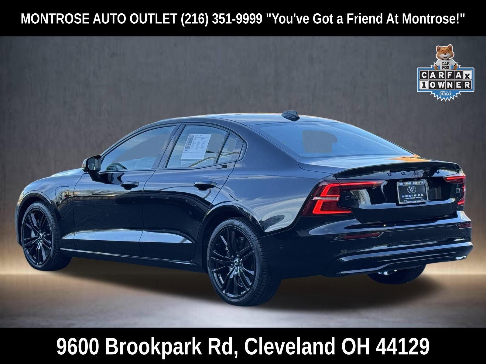 Used 2023 Volvo S60 T8 Plus w/ Climate Package image 6