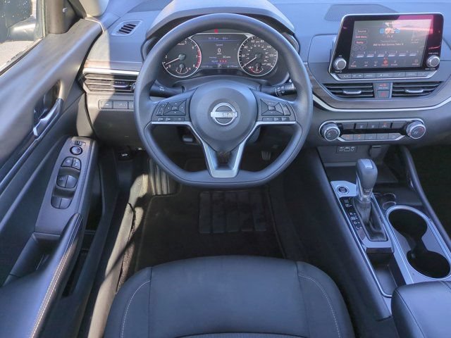 Certified 2024 Nissan Altima 2.5 SV FWD image 16