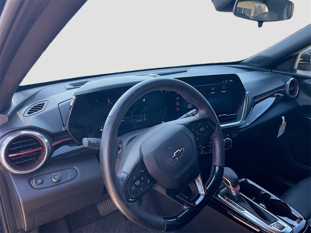 Used 2025 Chevrolet Trax RS w/ Driver Confidence Package image 11