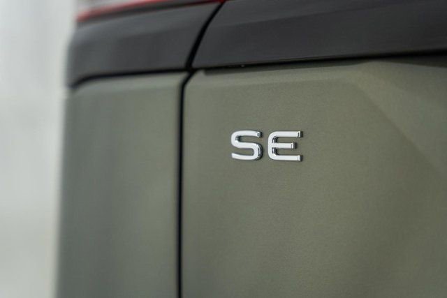 Used 2025 Volkswagen Atlas Peak Edition SE image 9