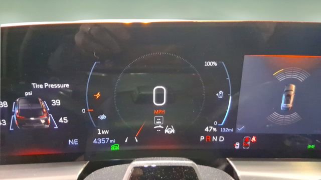 Used 2026 Cadillac Lyriq V image 31