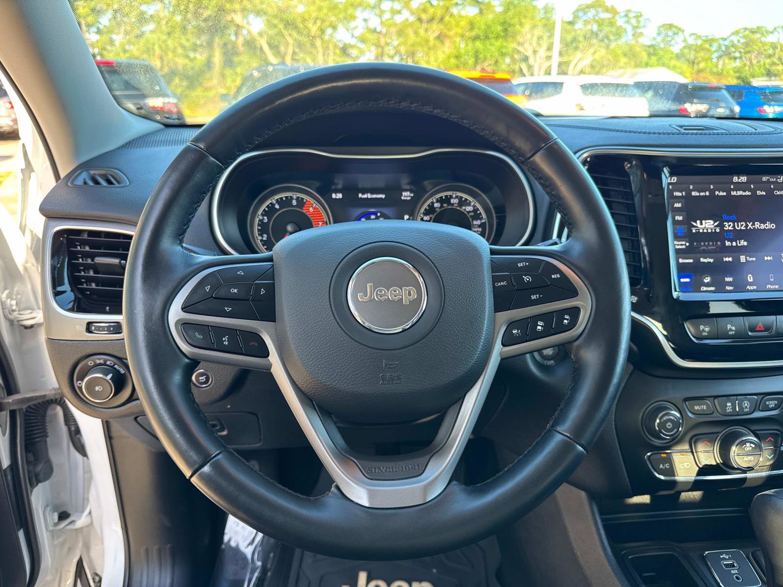 Certified 2021 Jeep Cherokee Limited w/ Elite Package image 29
