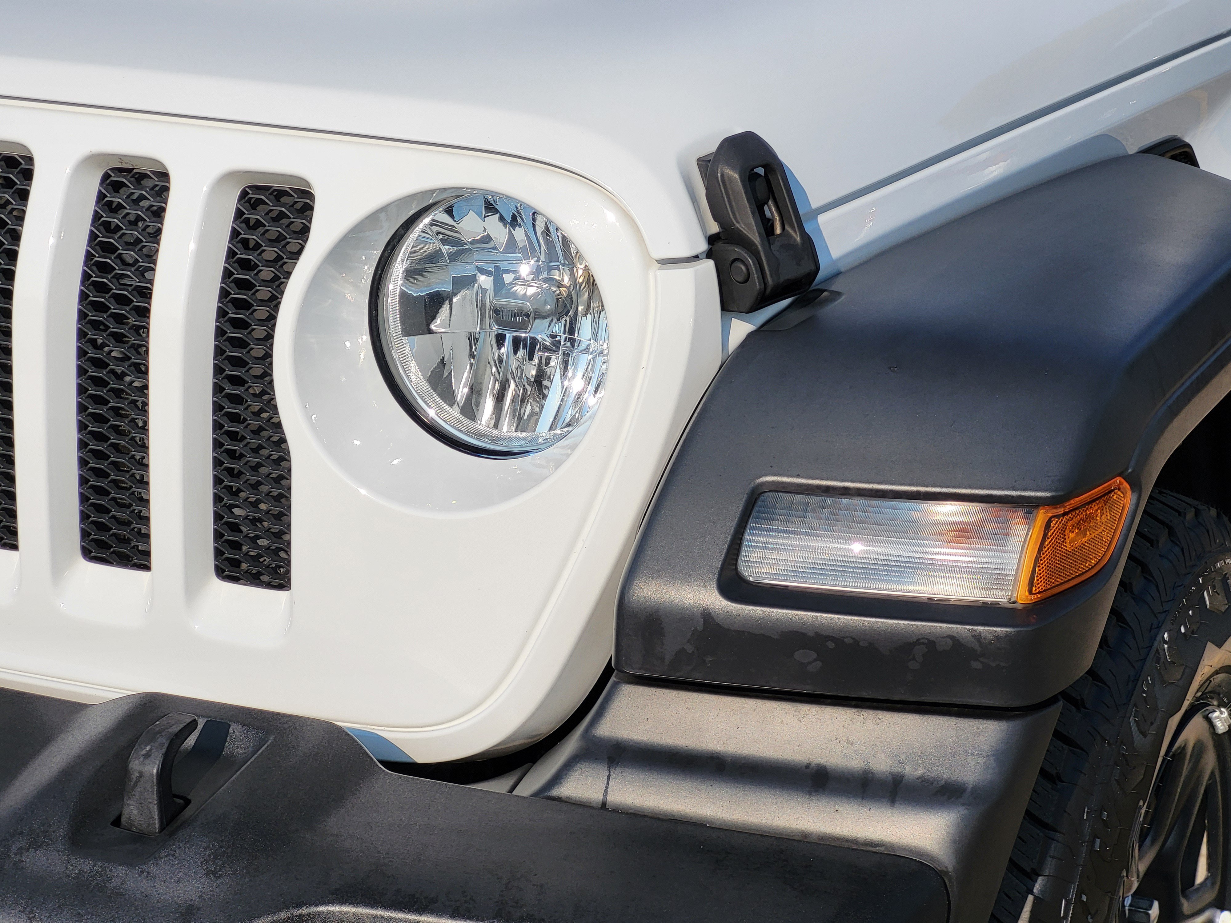 Used 2023 Jeep Wrangler Sport AWD/4WD image 5