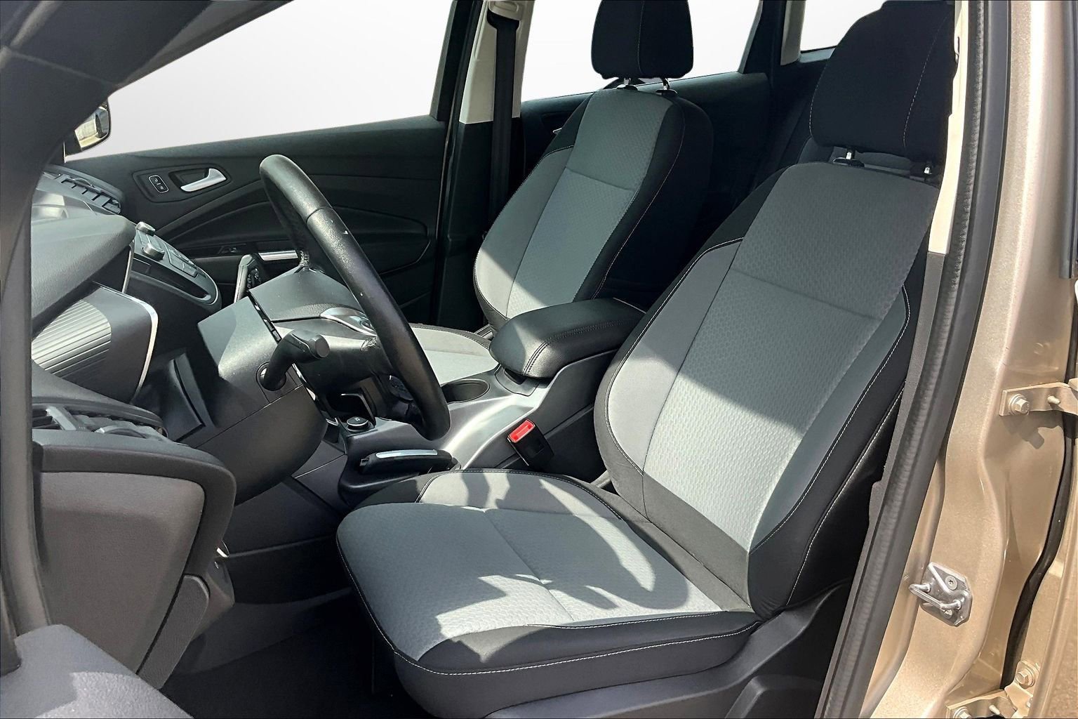 Used 2017 Ford C-MAX SE image 16