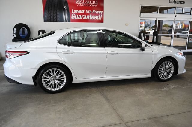 Used 2018 Toyota Camry XLE FWD image 5