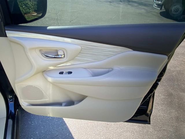 Used 2018 Nissan Murano SL w/ Moonroof Package image 37