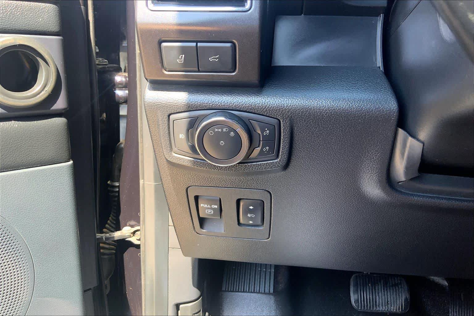 Used 2019 Ford Expedition Limited w/ Driver Assistance Package AWD/4WD image 36