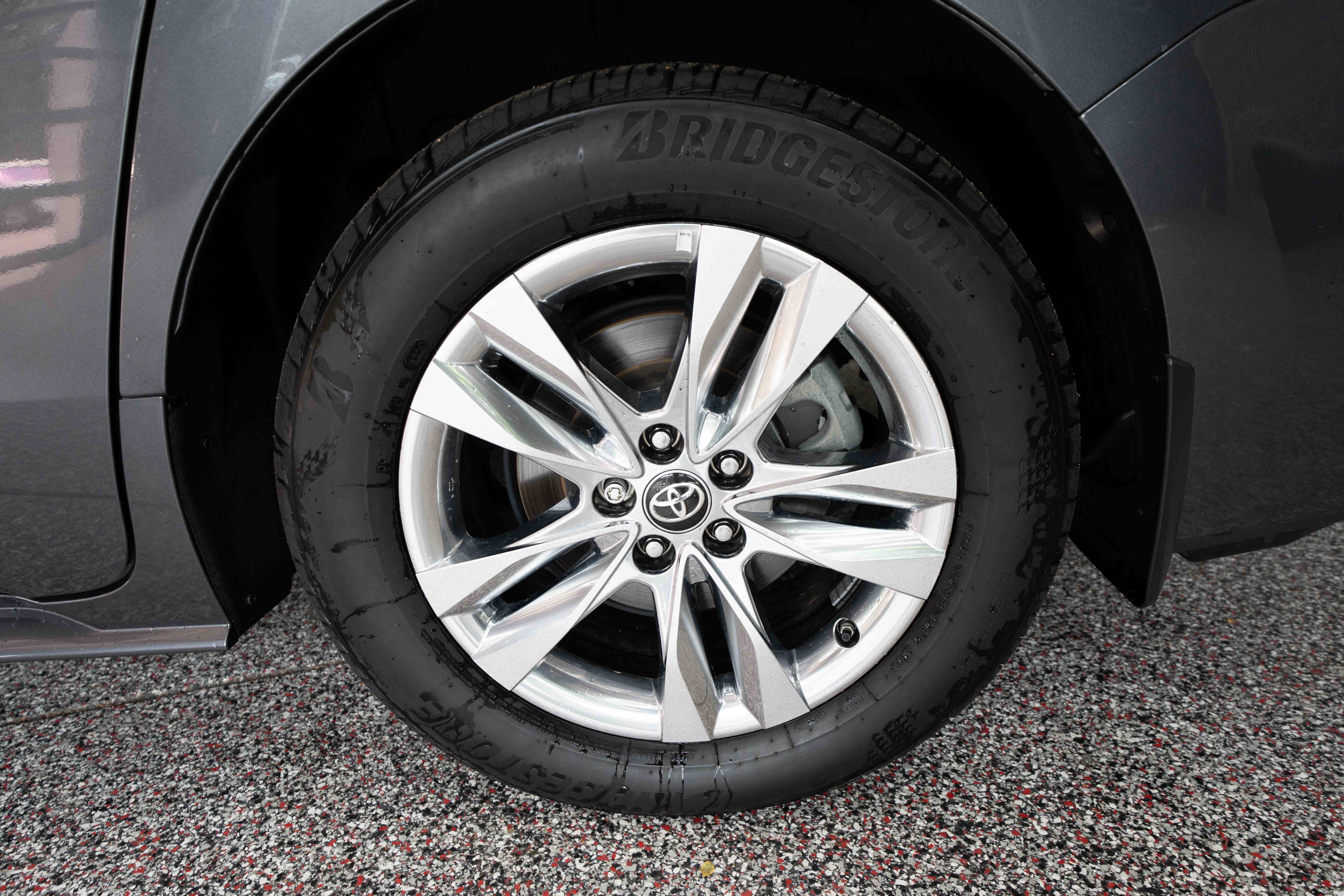 Used 2025 Toyota Sienna XLE w/ XLE Plus Package AWD/4WD image 31