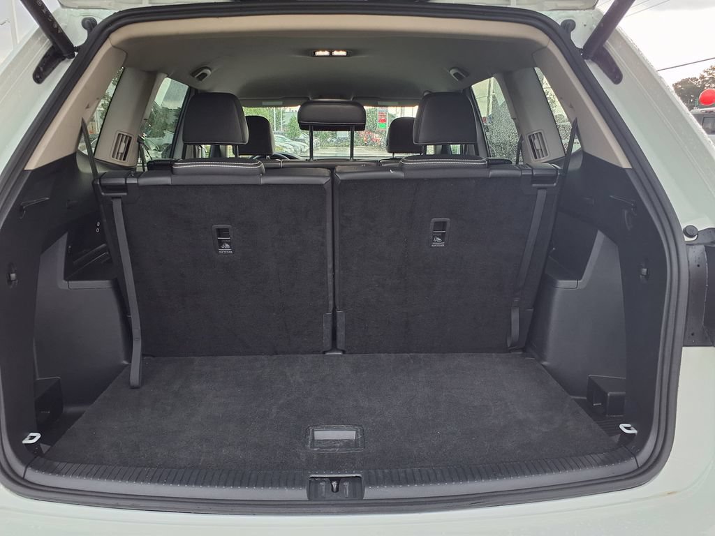 Used 2025 Volkswagen Atlas SE FWD image 11