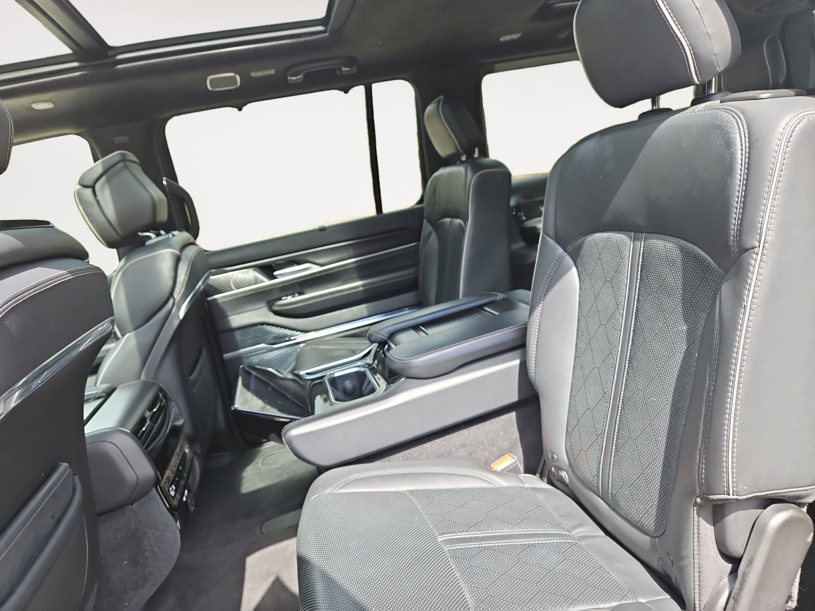 Used 2024 Jeep Grand Wagoneer Series II w/ Quick Order Packagew 28T image 13