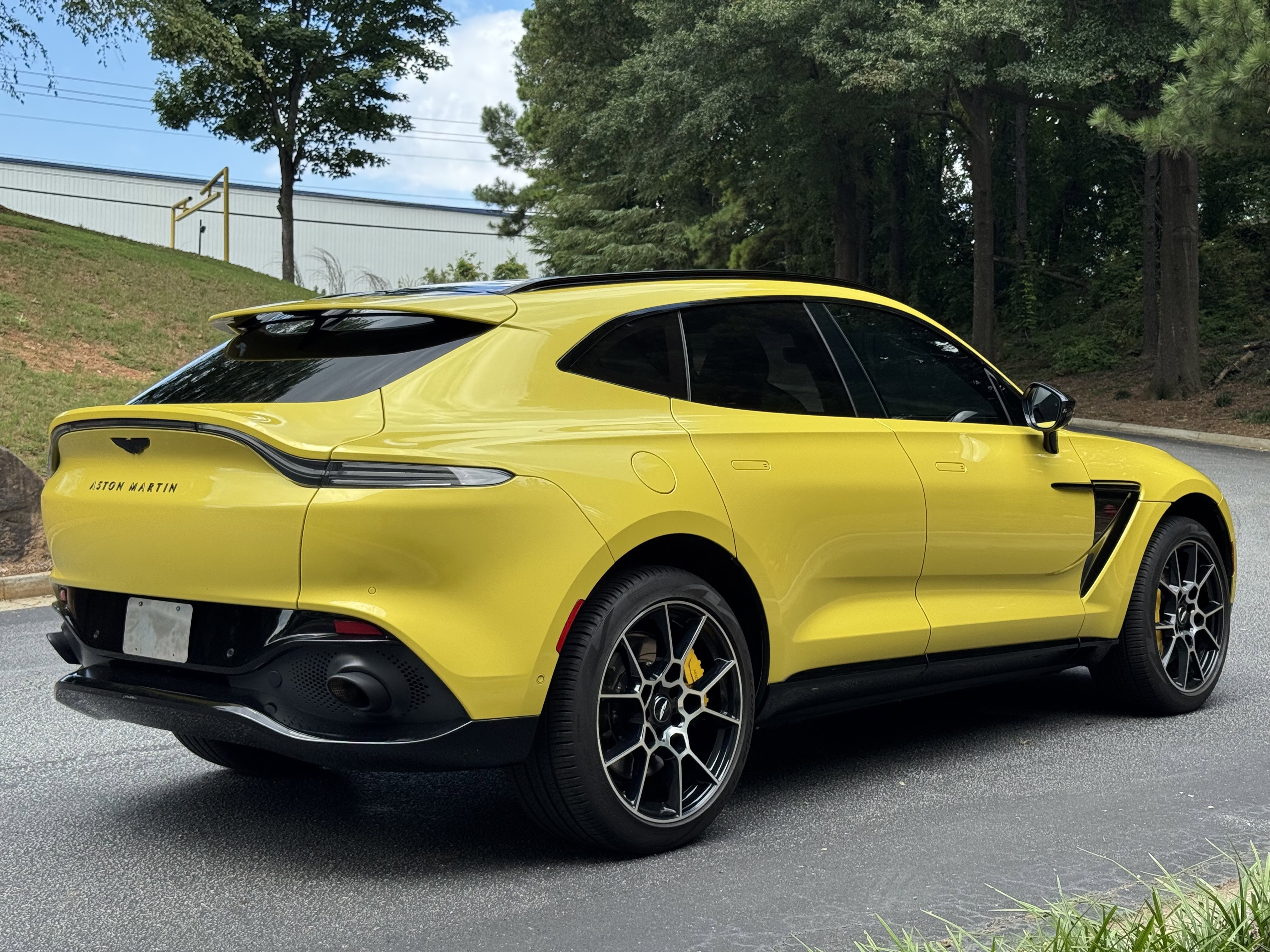 Used 2021 Aston Martin DBX AWD/4WD image 2