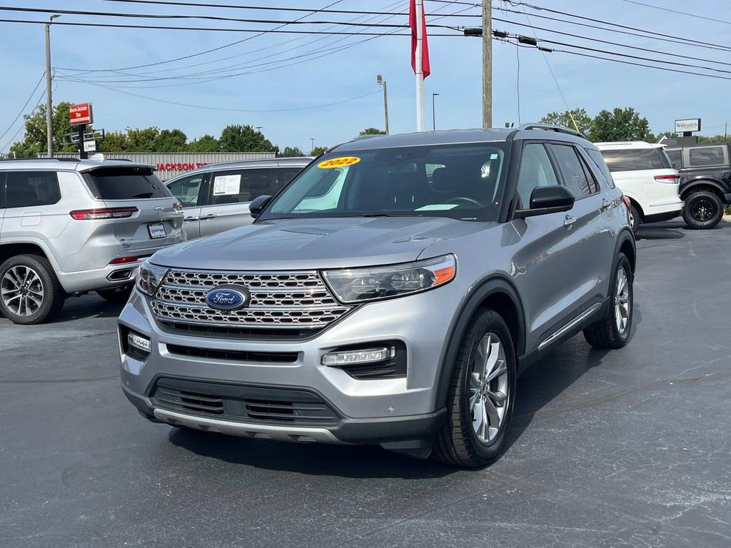 Used 2022 Ford Explorer Limited image 3