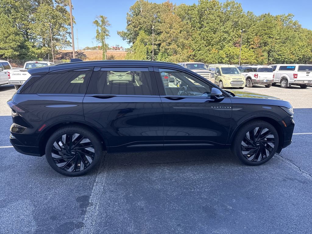Used 2024 Lincoln Nautilus Reserve w/ Jet Appearance Package (87T) image 8